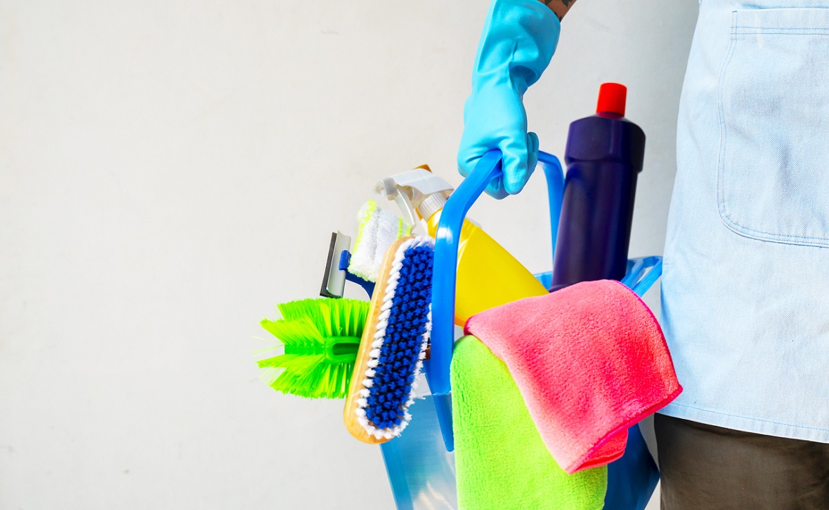 Professional Cleaning vs. DIY: Which is Right for You?