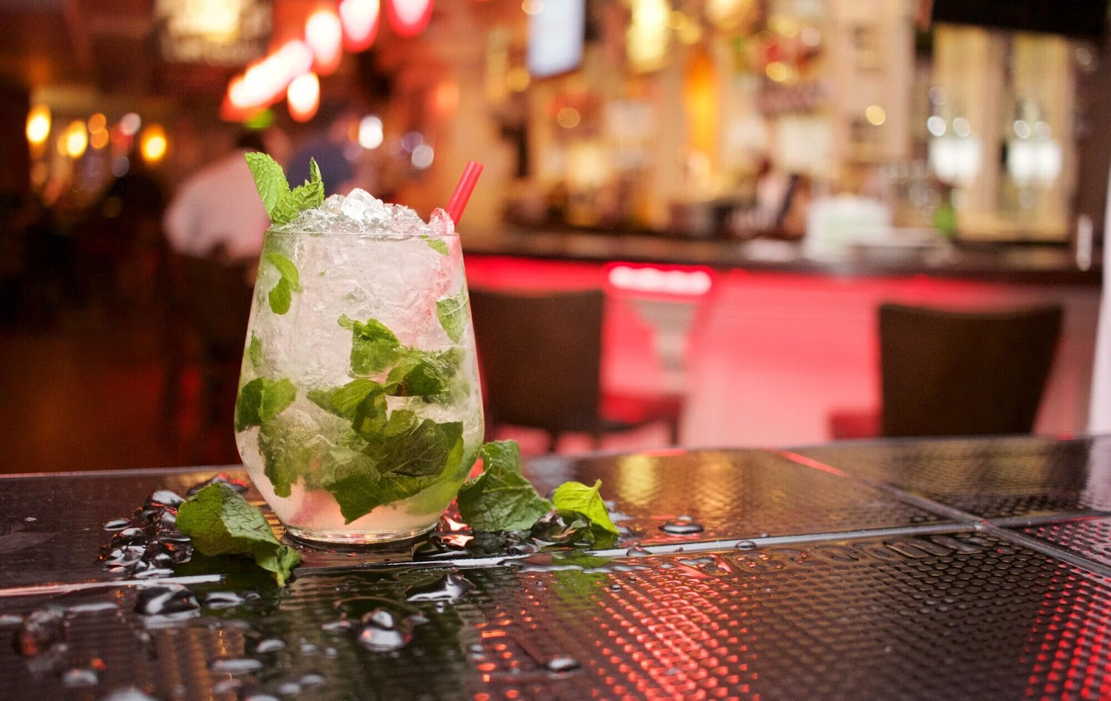 Rediscovering the Timeless Appeal of Classic Bar Cocktails
