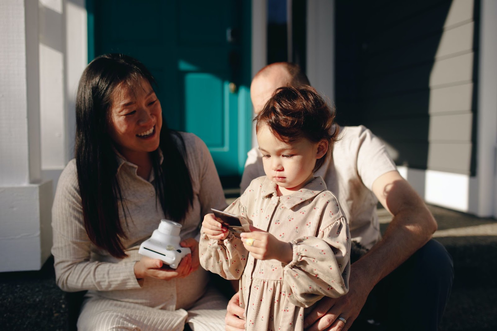 Crafting Joyful Childhoods: The Ultimate Guide to Helping Your Tiny Tot Thrive