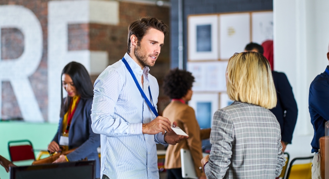 7 Ways to Reinvent Your Look with Trendy Lanyards 