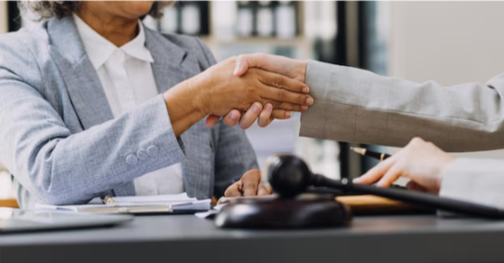 5 Advantages of Working with an Art Lawyer