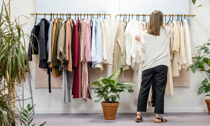 How Minimalist Fashion Supports A Practical Lifestyle?