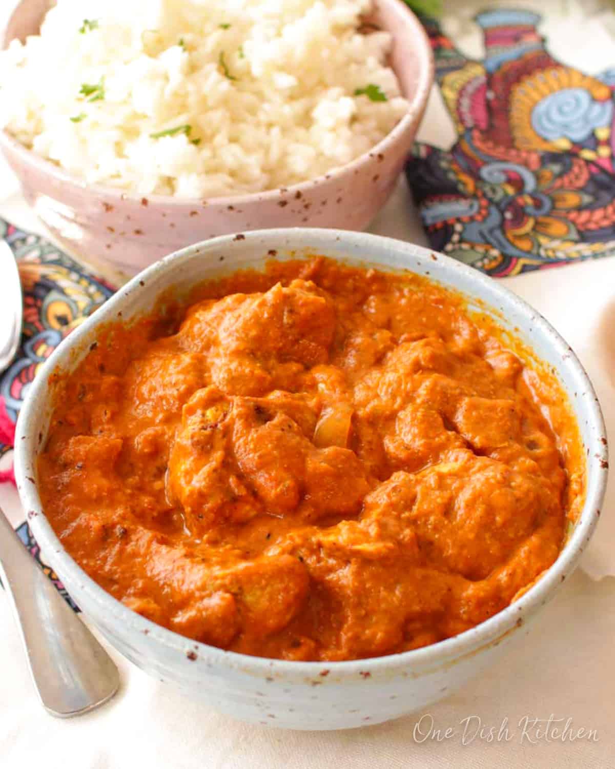 Where can you find the best butter chicken in Delhi for a soul satisfying dinner? 