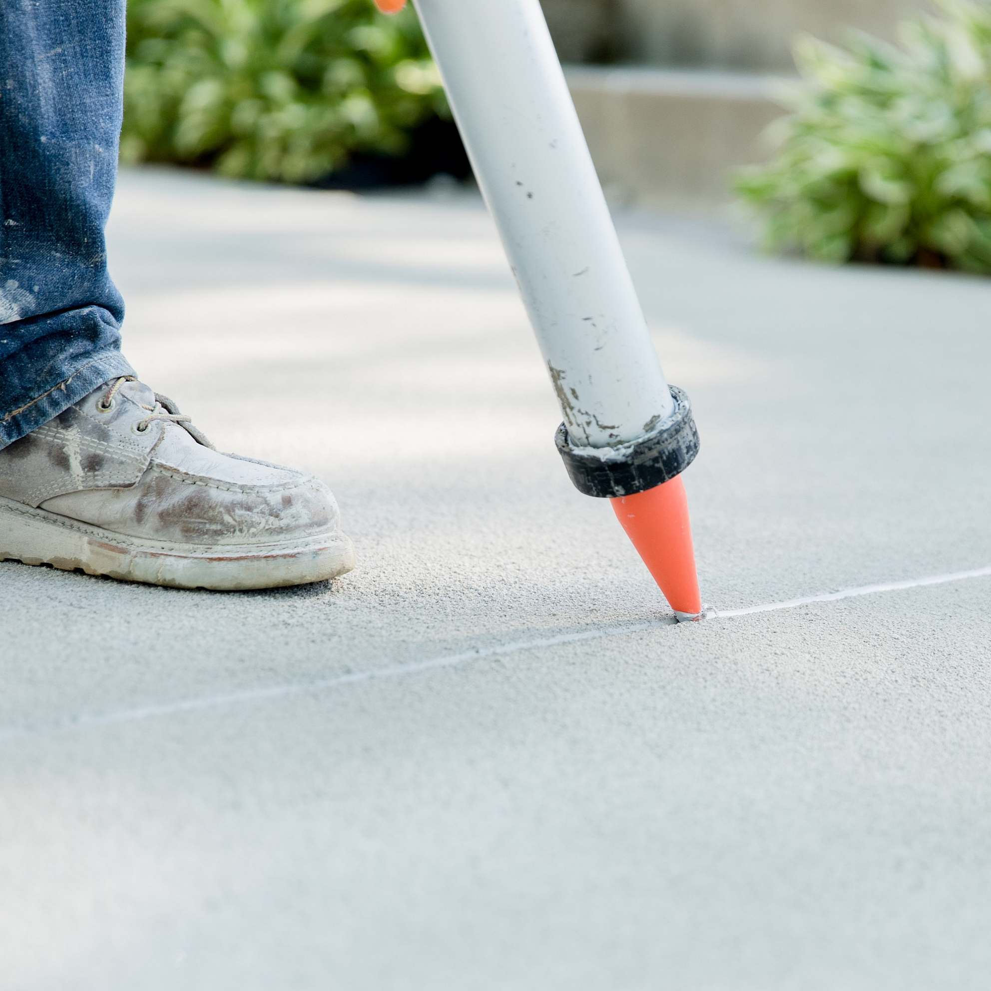 Cracked Exterior Caulk – Seal Openings Before Rain Enters